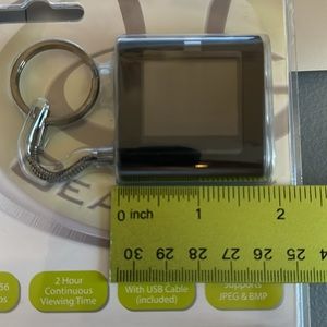 Gear Head Digital Photo Keychain 1.4" LCD Screen Great Gift New